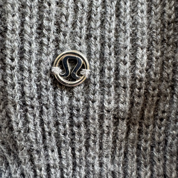 Lululemon Seva Sweater Merino Wool size Medium Heathered Medium Grey size 8 - Picture 4 of 5